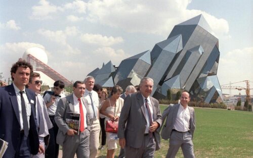 En quelle année le parc du Futuroscope, situé près de Poitiers, a-t-il été inauguré ? 