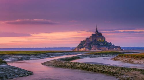 Dans quelle région française se trouve le Mont-Saint-Michel ? 