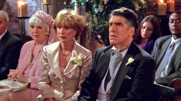 Quel est le prénom de la mère de Ross et Monica ?