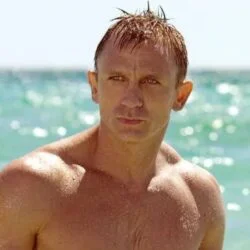 Daniel Craig - Quel acteur a incarné James Bond le plus de fois au cinéma dans des films "officiels" de la saga ?