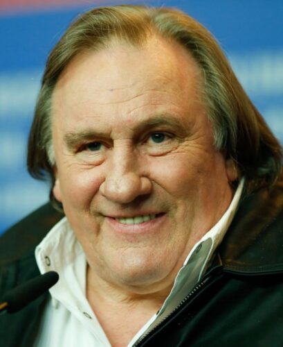 Dans quel film Gérard Depardieu joue-t-il le rôle d’un travesti ?