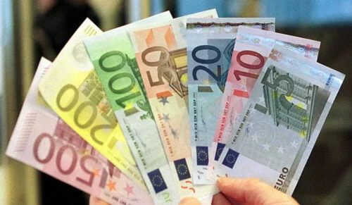 En quelle matière sont conçus les billets de banque en euros ? 