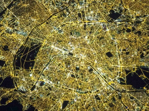 En combien d'arrondissements municipaux la ville de Paris est-elle divisée ? 
