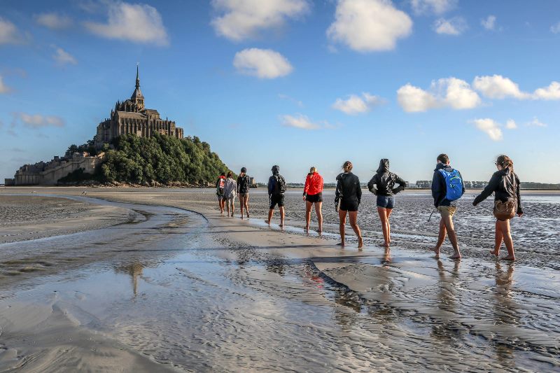 Le Mont Saint-Michel est entouré de sables mouvants. Vrai ou faux ? 