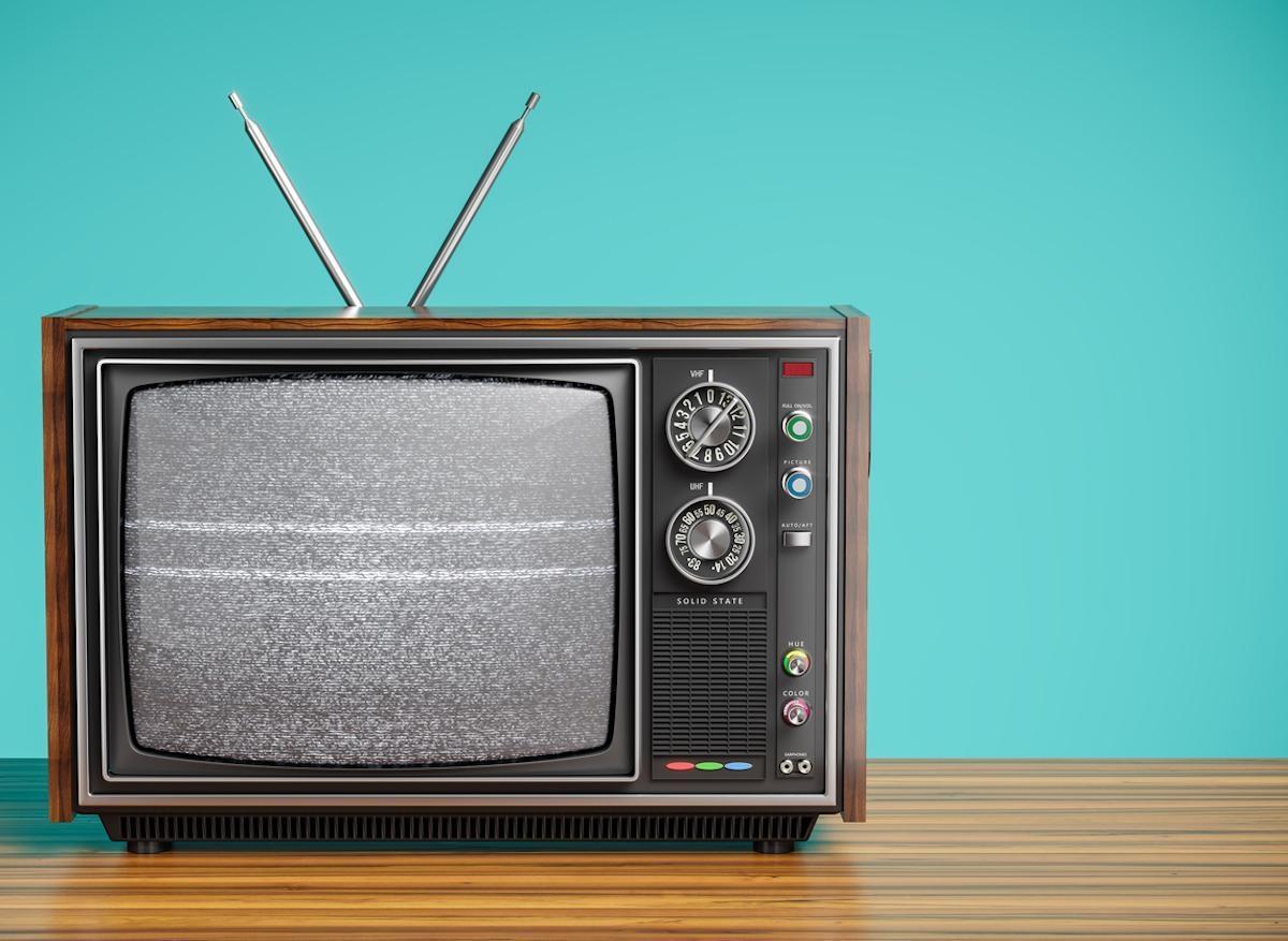 En quelle année la télévision est passée du noir et blanc à la couleur ? 