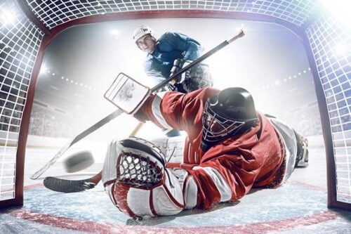 Au hockey sur glace, où doit aller un joueur ayant reçu une pénalité ? 