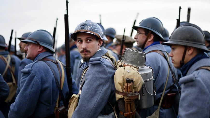 De quelle couleur était l'uniforme des soldats Français lors de la Première Guerre mondiale ? Tenue des soldats Français